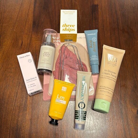 Skincare Bundle Serum, Butter, Lip Kit, Peel, Eye Mask, Shower Facial - Picture 1 of 7